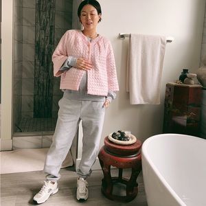 Vintage BARBIZON women’s pink quilted bed jacket.